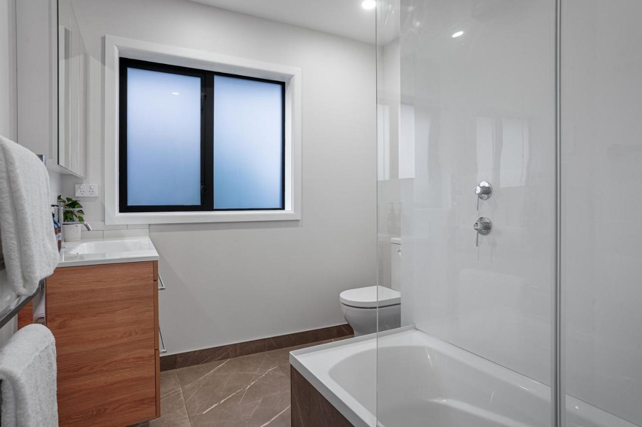 Private, Family-Friendly Home, 4Br By Airport & Free Parking كريستتشيرش المظهر الخارجي الصورة
